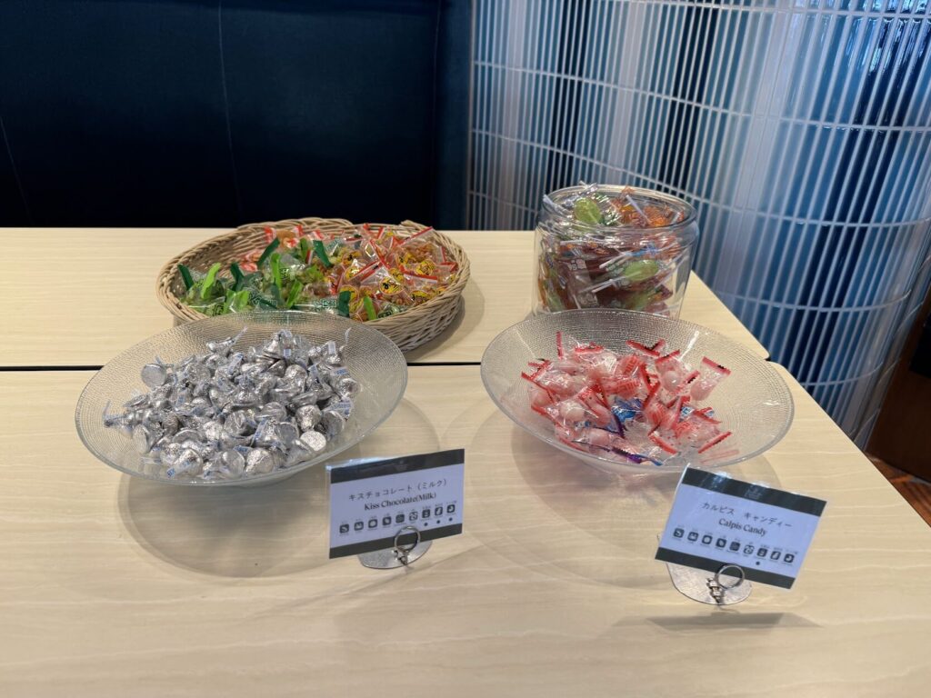シェラトングランデトーキョーベイホテル、ラウンジ、食事、ドリンク、チョコ、キャンディー