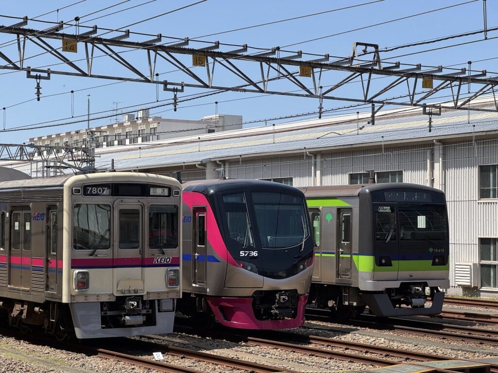 京王線、7000系、5000系、都営新宿線、高幡不動