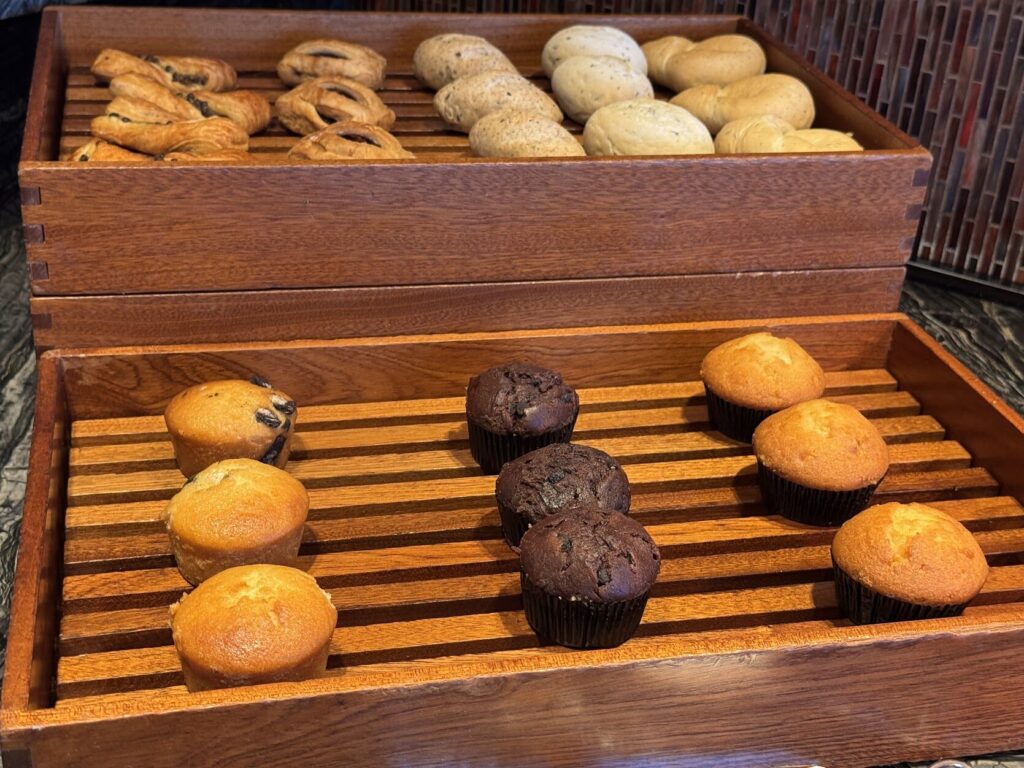 香港スカイシティマリオット、ラウンジ、朝食、マフィン