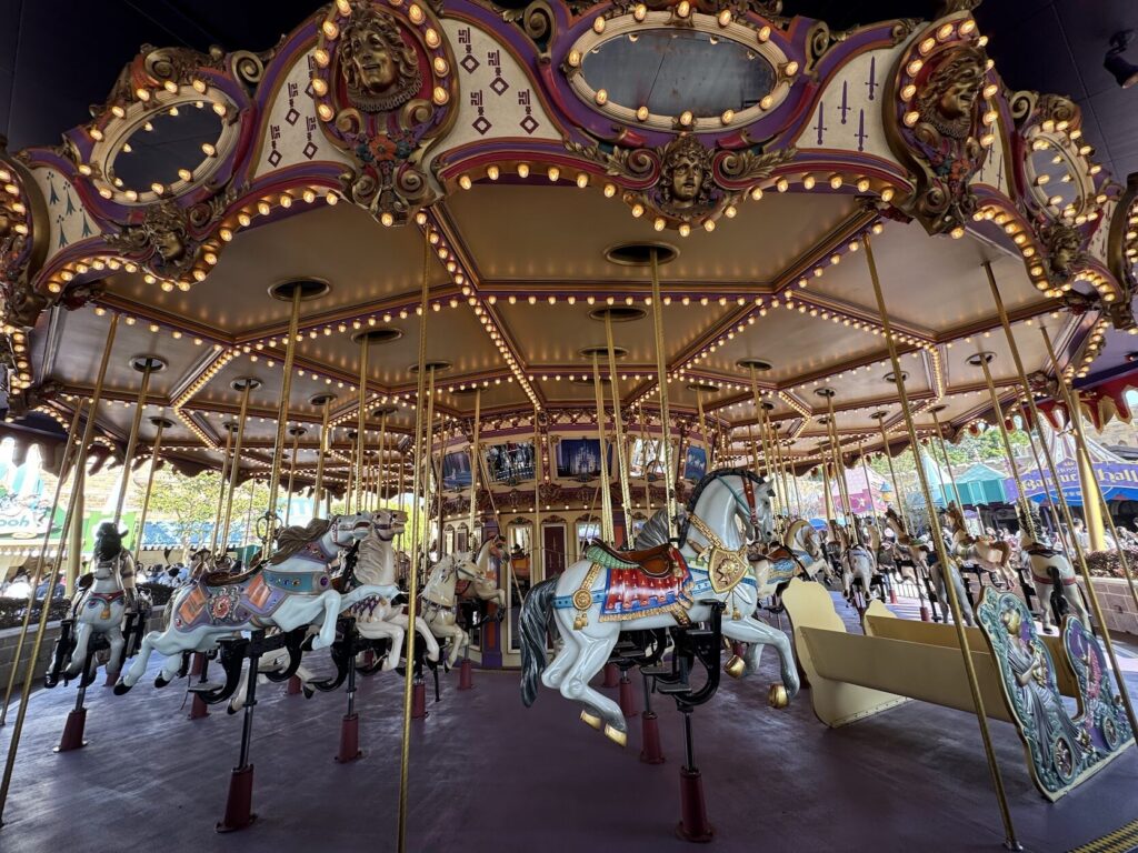 香港ディズニーランド、メリーゴーランド
