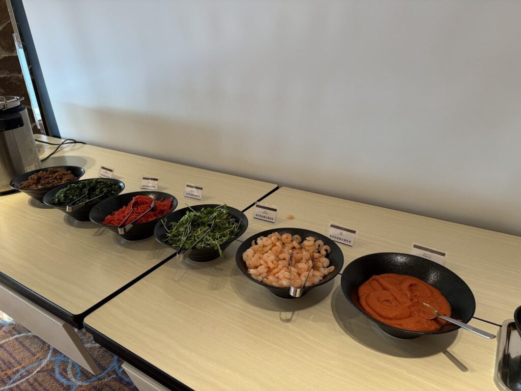 シェラトングランデトーキョーベイホテル、ラウンジ、食事、ドリンク、韓国風まぜごはん、明太子、えび