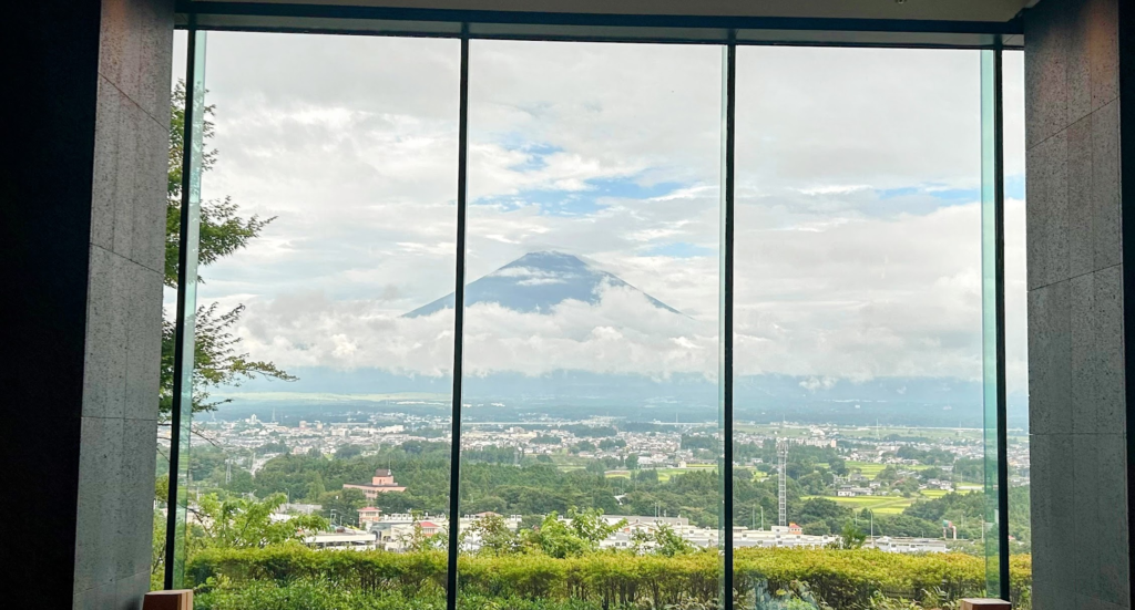 ホテルクラッド、ロビー、富士山
