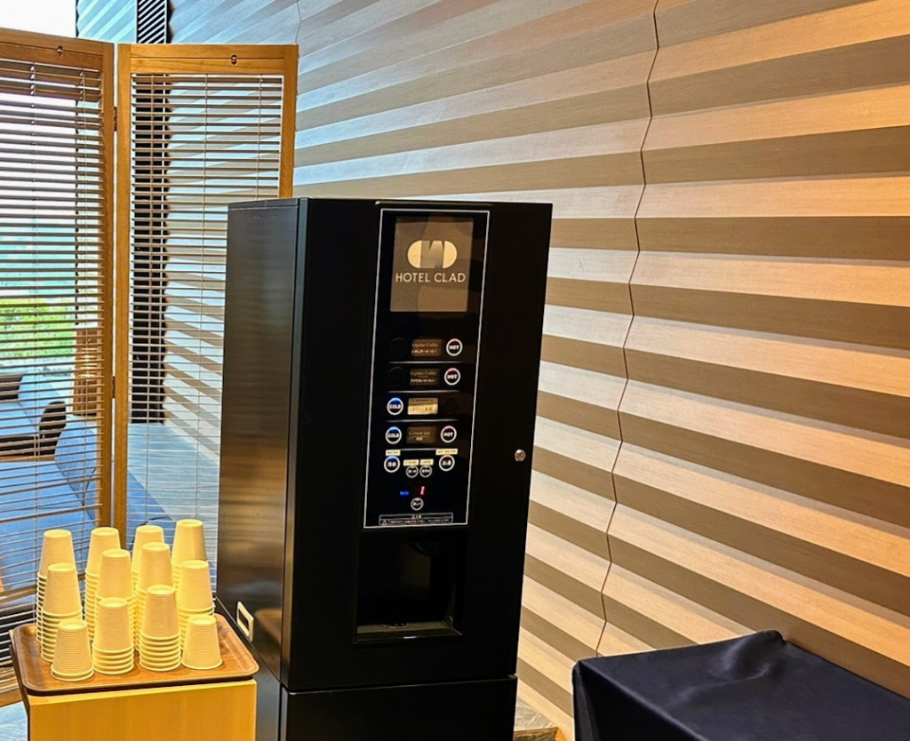 ホテルクラッド、ロビー、ウェルカムドリンク、コーヒー、スポーツドリンク、お茶