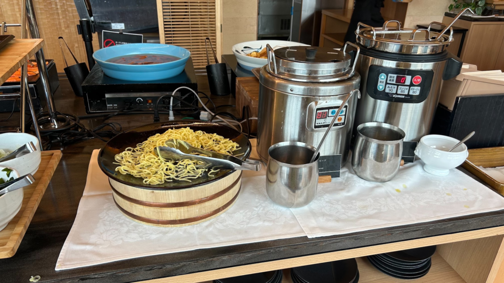 ホテルクラッド、ビュッフェ、木の花の湯、ダイニング花衣、朝食