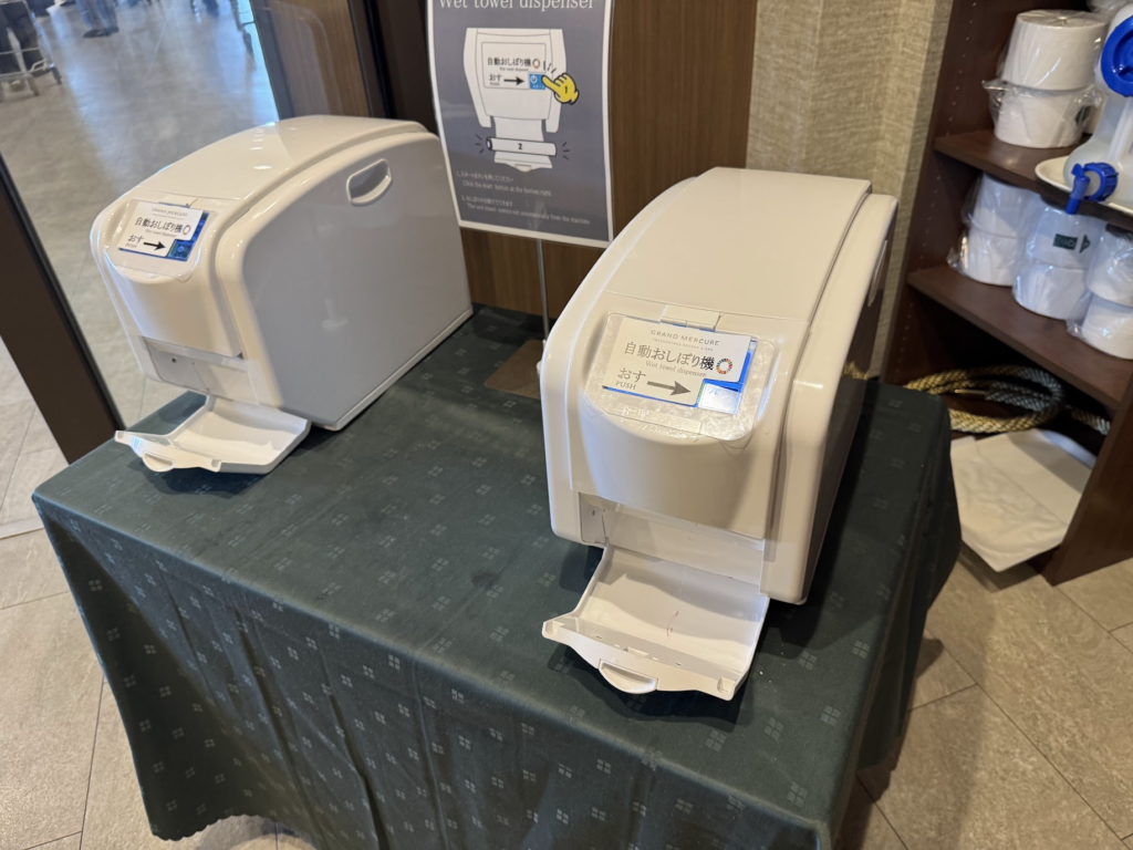 グランドメルキュール八ヶ岳、ブッフェ、おしぼり