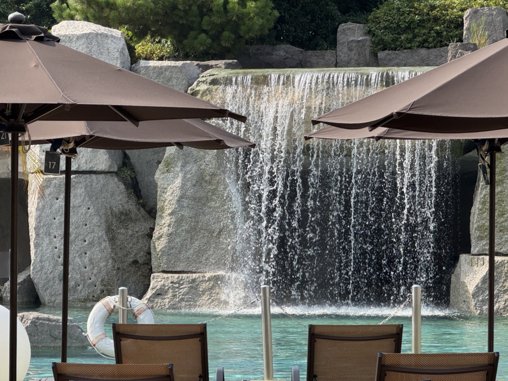 シェラトングランデトーキョーベイ、グランデルーム、ガーデンプール、夏